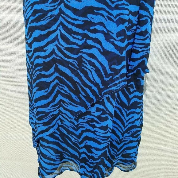 Vince Camuto Metro Blue Stripe Short Sleeve Blouse Women's. Size Medium. NWT - Picture 5 of 12